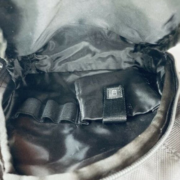 Targus Black Inner And Outer Pockets Buckle Belted Laptop Backpack Case - Picture 12 of 12